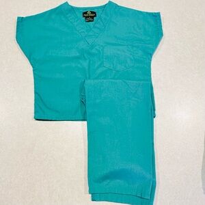 Toddler Nurse/Doctor Scrub Set (4T) With kids Pretend Doctor Playset